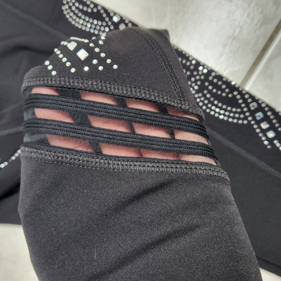💎 Bling Leggings w/ Mesh Cut-outs & Pockets! S/M  ~ NWT! - Picture 4 of 7
